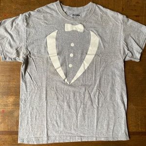 Gildan Tuxedo shirt size large